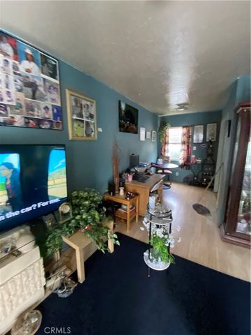 11018 S Figueroa, Los Angeles, CA 90061