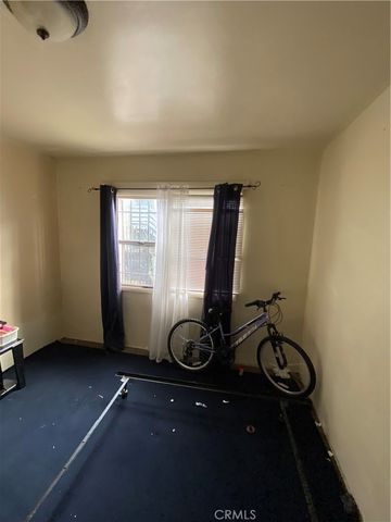 11018 S Figueroa, Los Angeles, CA 90061