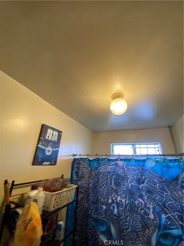 11018 S Figueroa, Los Angeles, CA 90061