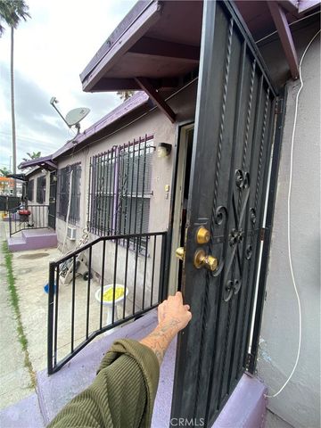 11018 S Figueroa, Los Angeles, CA 90061