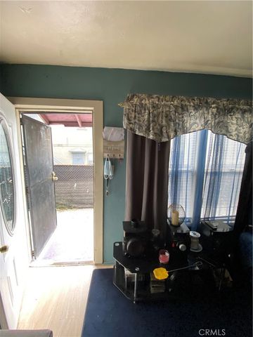 11018 S Figueroa, Los Angeles, CA 90061