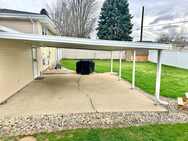 621 Bethel Drive, Joliet, IL 60435