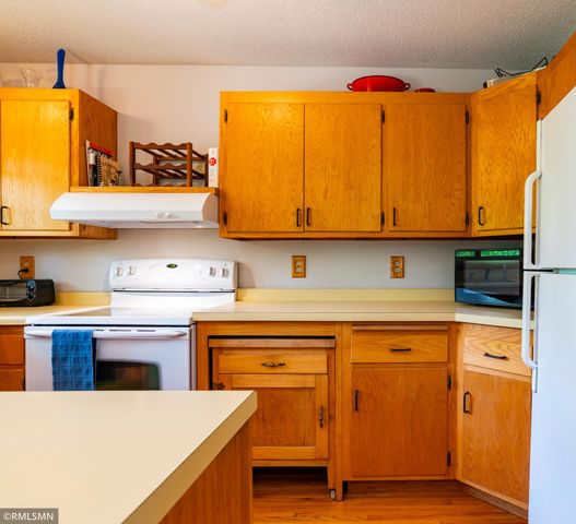 1874 Skillman Avenue W, Roseville, MN 55113