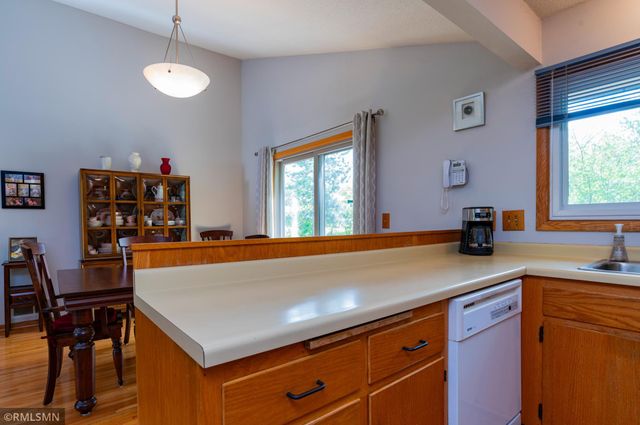 1874 Skillman Avenue W, Roseville, MN 55113