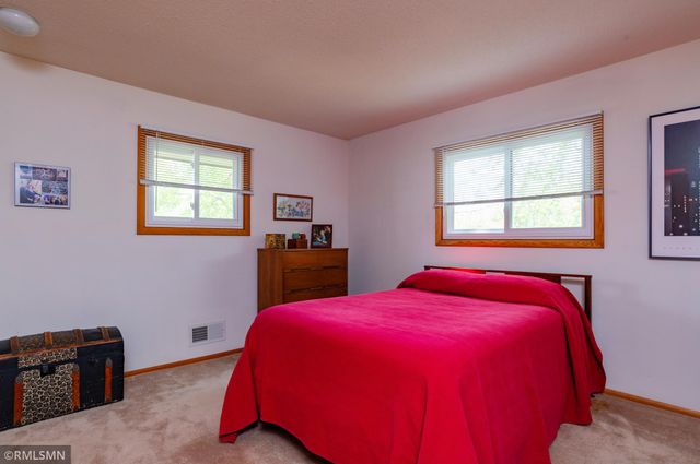 1874 Skillman Avenue W, Roseville, MN 55113