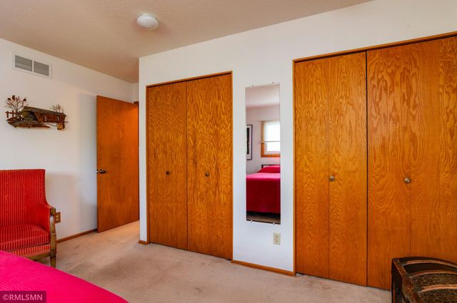 1874 Skillman Avenue W, Roseville, MN 55113