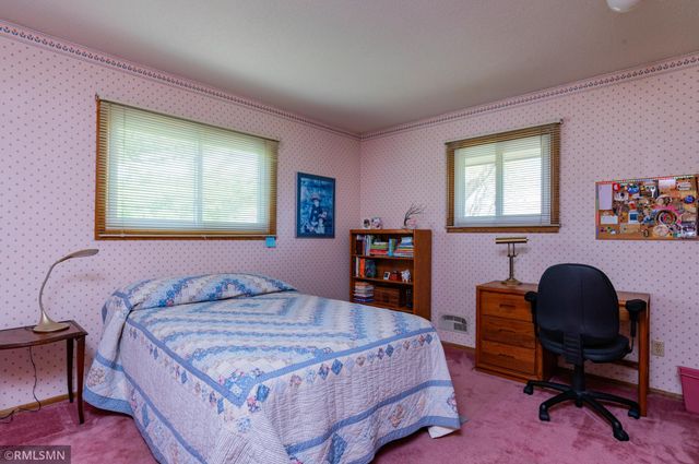 1874 Skillman Avenue W, Roseville, MN 55113