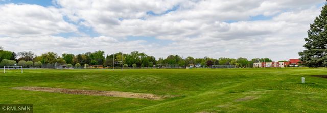 1874 Skillman Avenue W, Roseville, MN 55113