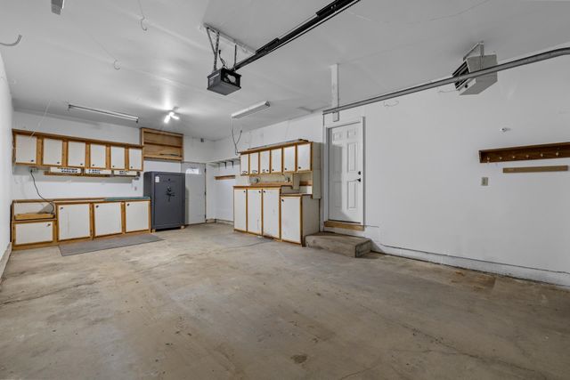 1606 6TH ST NW, Minot, ND 58703