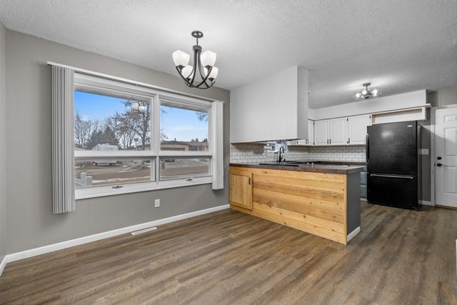 1606 6TH ST NW, Minot, ND 58703