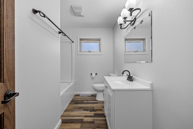 1606 6TH ST NW, Minot, ND 58703