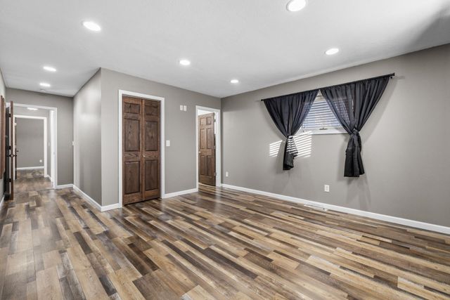 1606 6TH ST NW, Minot, ND 58703