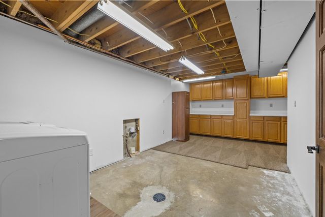 1606 6TH ST NW, Minot, ND 58703