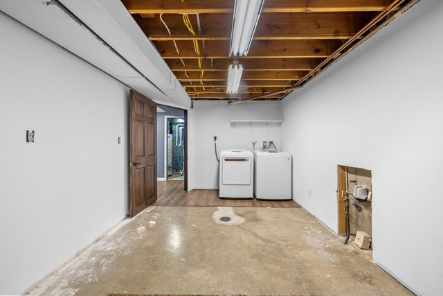 1606 6TH ST NW, Minot, ND 58703