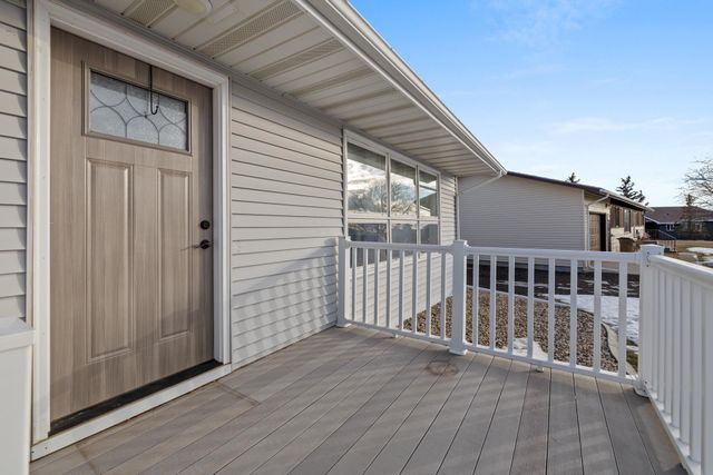 1606 6TH ST NW, Minot, ND 58703