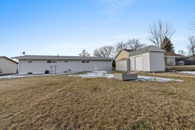 1606 6TH ST NW, Minot, ND 58703