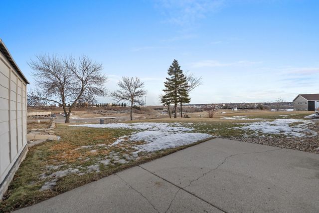 1606 6TH ST NW, Minot, ND 58703