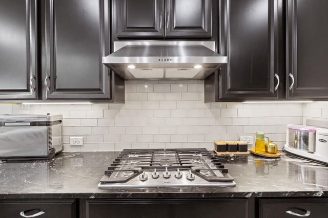 724 Pioneer GRV, Round Rock, TX 78665