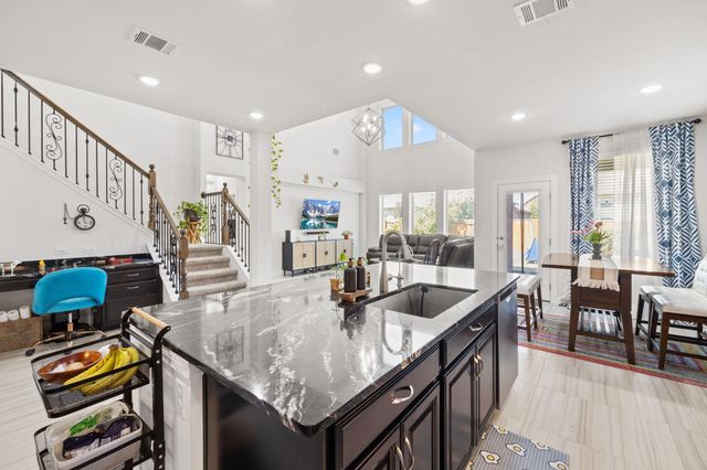 724 Pioneer GRV, Round Rock, TX 78665