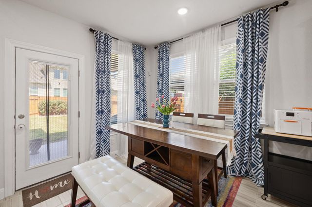 724 Pioneer GRV, Round Rock, TX 78665