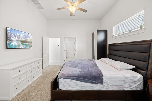 724 Pioneer GRV, Round Rock, TX 78665