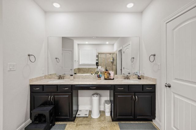 724 Pioneer GRV, Round Rock, TX 78665