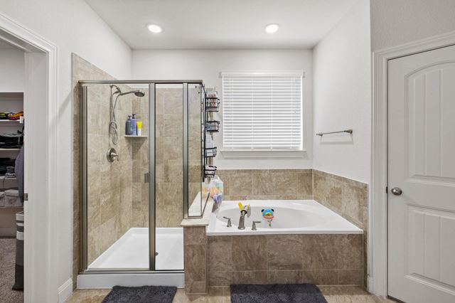 724 Pioneer GRV, Round Rock, TX 78665