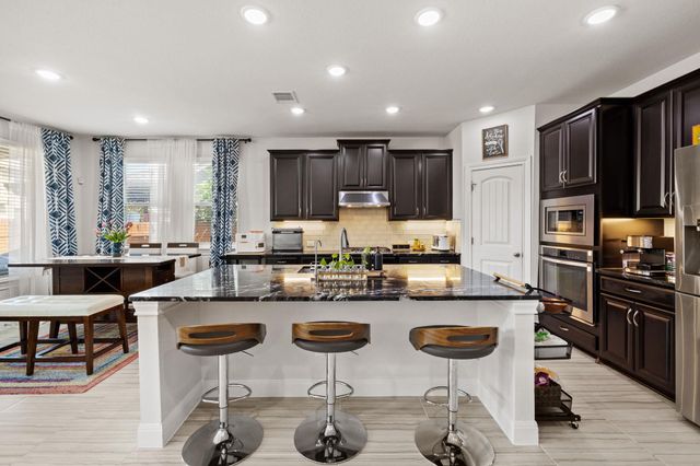 724 Pioneer GRV, Round Rock, TX 78665