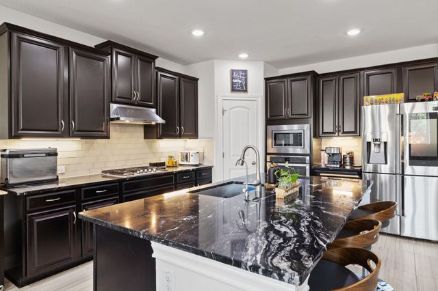 724 Pioneer GRV, Round Rock, TX 78665