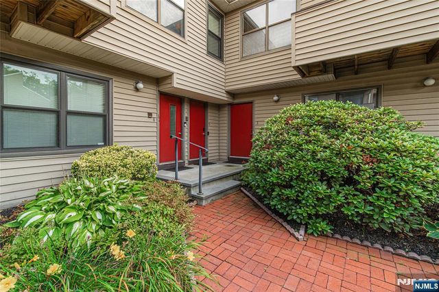 77 Liberty Street 8, Little Ferry, NJ 07643