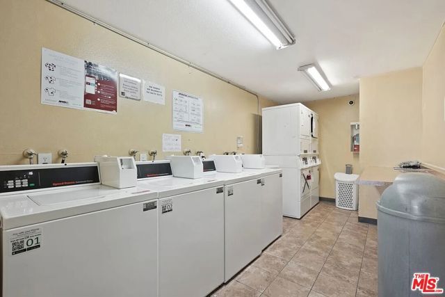 13266 Foothill Boulevard, Sylmar (los Angeles), CA 91342