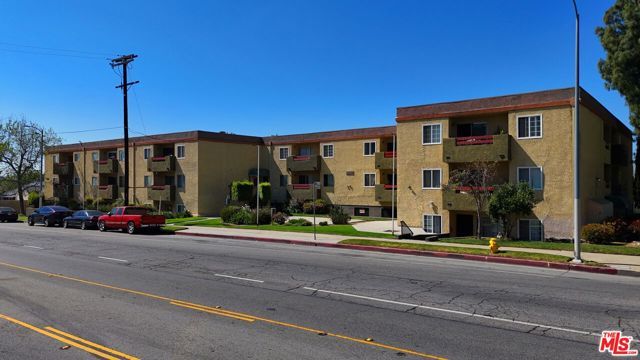 13266 Foothill Boulevard, Sylmar (los Angeles), CA 91342