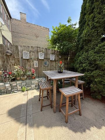 3721 W Belden Avenue 1, Chicago, IL 60647