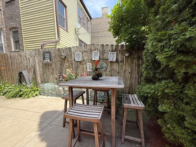 3721 W Belden Avenue 1, Chicago, IL 60647