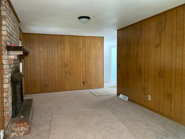 205 Pinewood Drive, Summerville, SC 29483