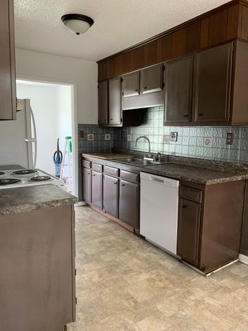 205 Pinewood Drive, Summerville, SC 29483