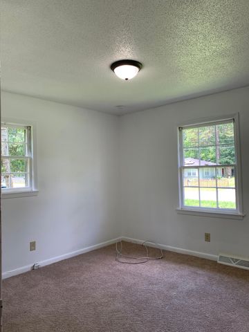 205 Pinewood Drive, Summerville, SC 29483