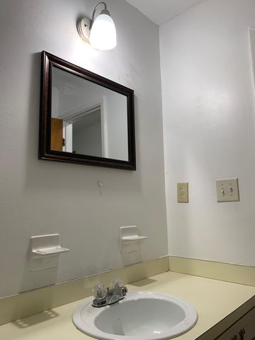 205 Pinewood Drive, Summerville, SC 29483