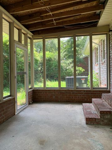 205 Pinewood Drive, Summerville, SC 29483