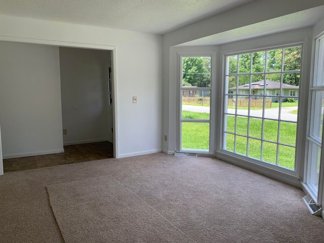 205 Pinewood Drive, Summerville, SC 29483