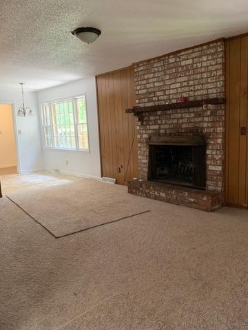 205 Pinewood Drive, Summerville, SC 29483