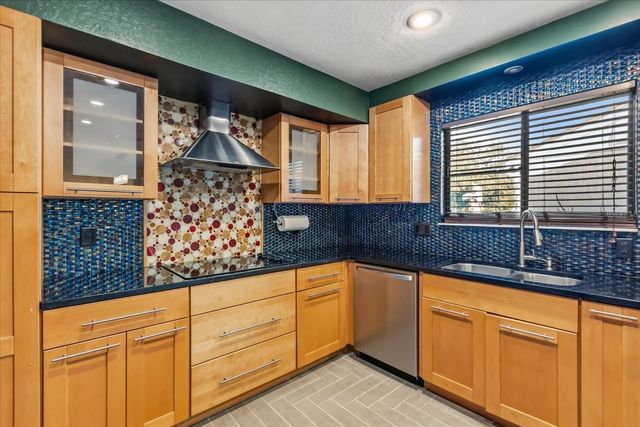 8830 S SHADOW BAY DRIVE, Orlando, FL 32825