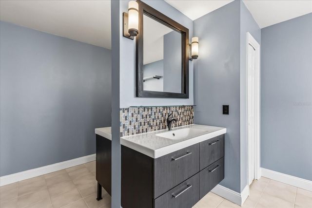 8830 S SHADOW BAY DRIVE, Orlando, FL 32825