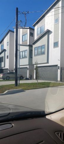 8506 North Main Street, Houston, TX 77022