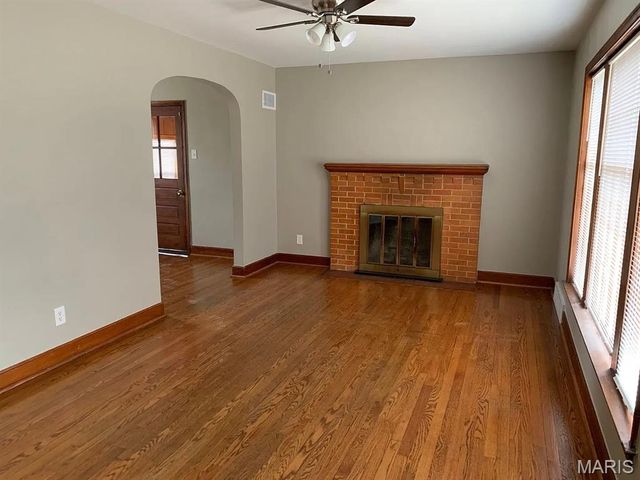 1015 S New Florissant Road, Florissant, MO 63031