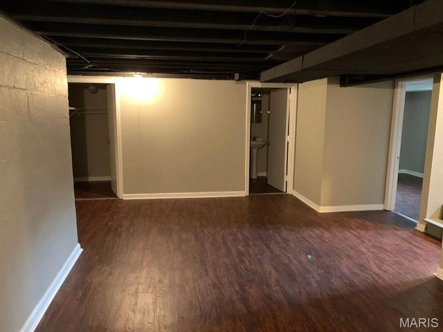 1015 S New Florissant Road, Florissant, MO 63031