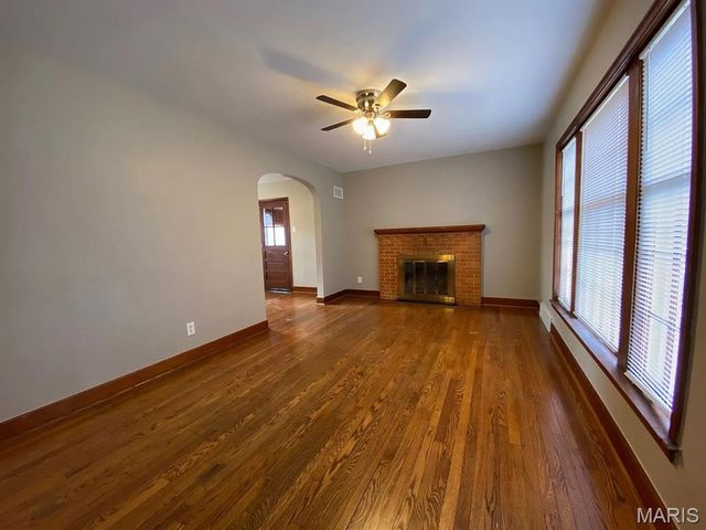 1015 S New Florissant Road, Florissant, MO 63031