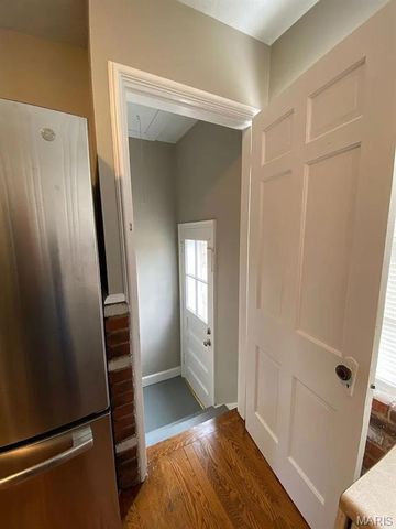 1015 S New Florissant Road, Florissant, MO 63031