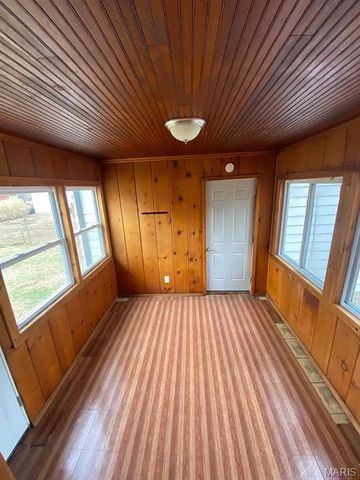 1015 S New Florissant Road, Florissant, MO 63031