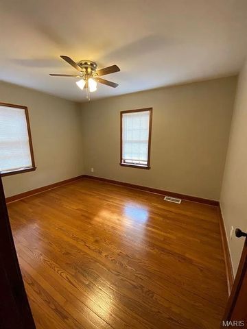 1015 S New Florissant Road, Florissant, MO 63031